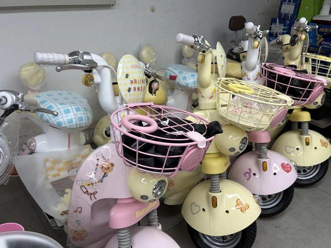 离婚的妇人都是咋和前夫相处的?网友:我就好奇,有没有睡在一起