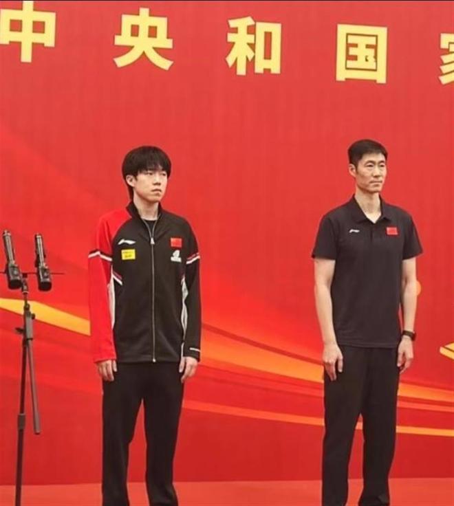 评论员批罗德里表现:我们都爱他,但现在他已不是那个罗德里